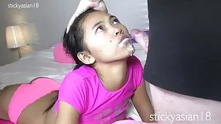 Các mỏng người mẫu hoạt động ở lại với các camera trang sex khong che phía trước video
