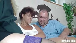 Các người anh em máy bơm yo69 không che của con nợ tiền lương và nước mắt khó khăn